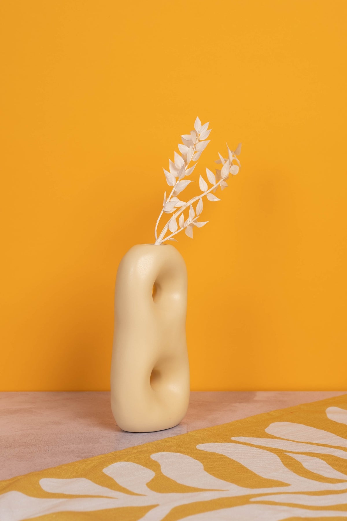 Cream Nantes Ceramic Vase (22cm)