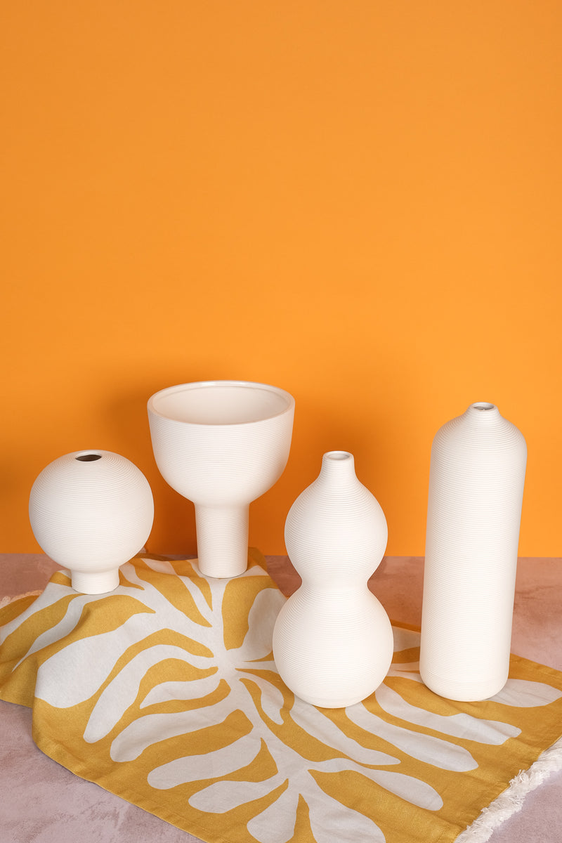 White Shapely Versailles Ceramic Vase (28,5cm)