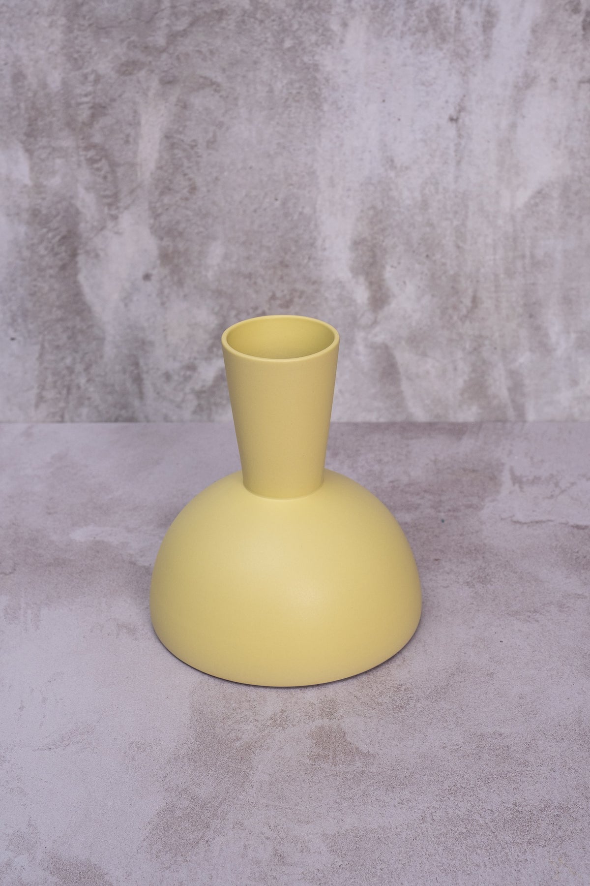 Small Butter Yellow Nordic Ceramic Vase (14cm)