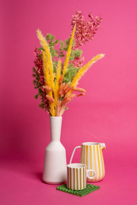 Vier Seisoene Kind Vase Arrangement