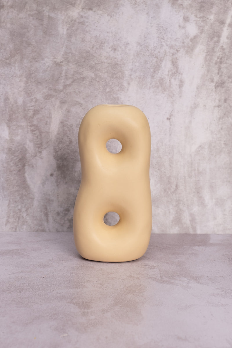 Cream Nantes Ceramic Vase (22cm)