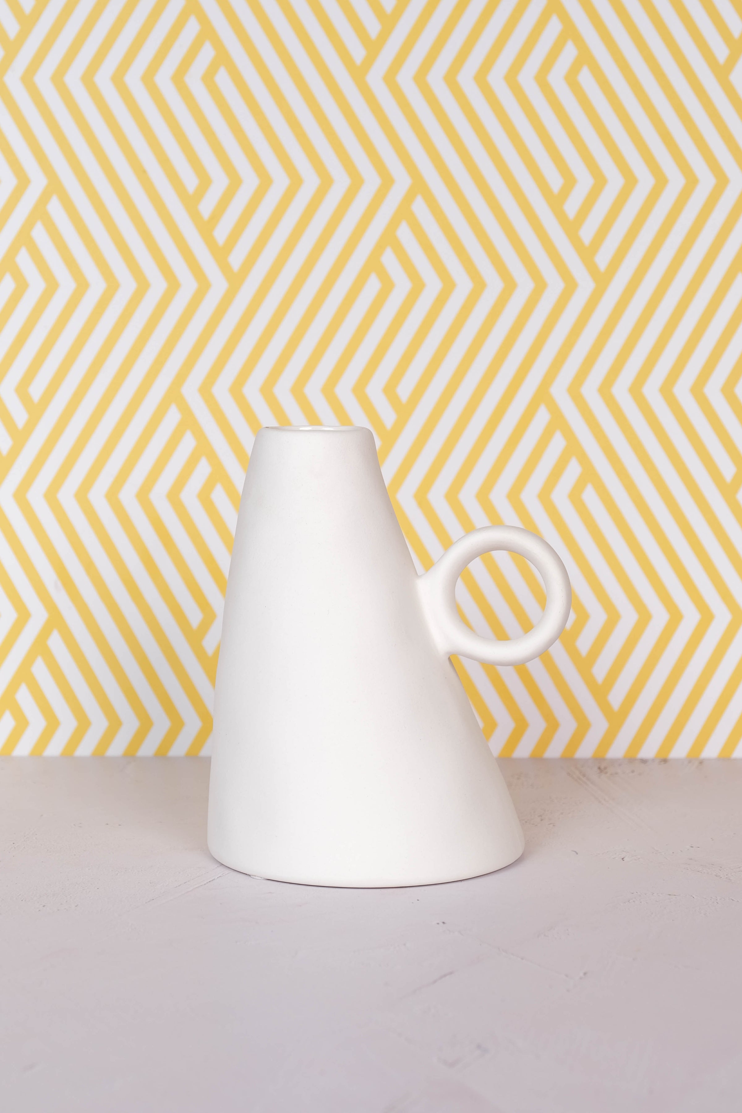Leaning Lille Ceramic Vase (17cm)